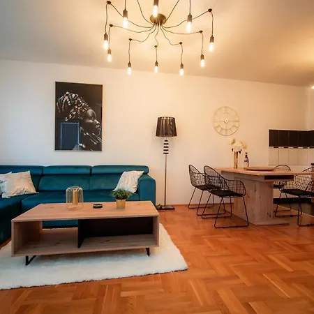 Apartment Lux Stan Na Dan *