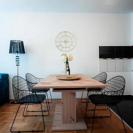 Lux Stan Na Dan Apartment *