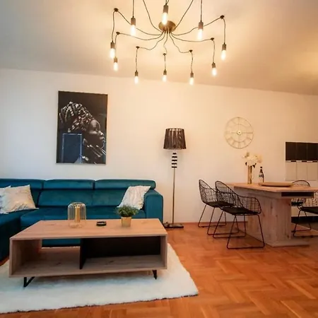 Lux Stan Na Dan Apartment