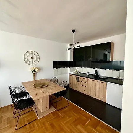 Lux Stan Na Dan Pozarevac