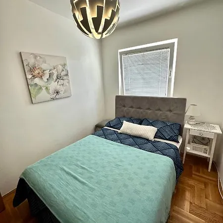 Lux Stan Na Dan *